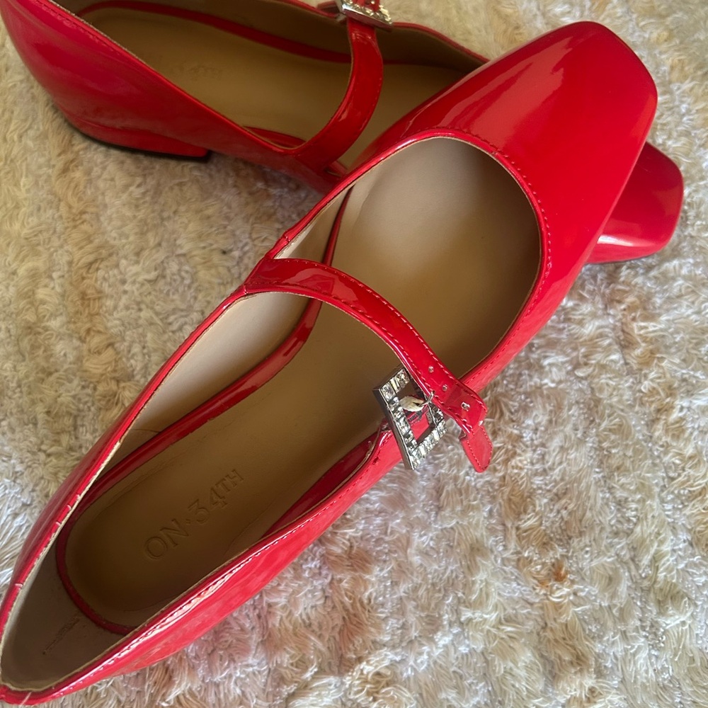 Elegant Red Patent Leather Flats
